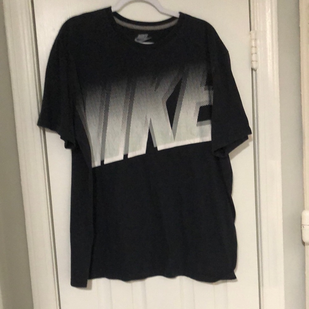Nike Men's Black and White Graphic Tee
